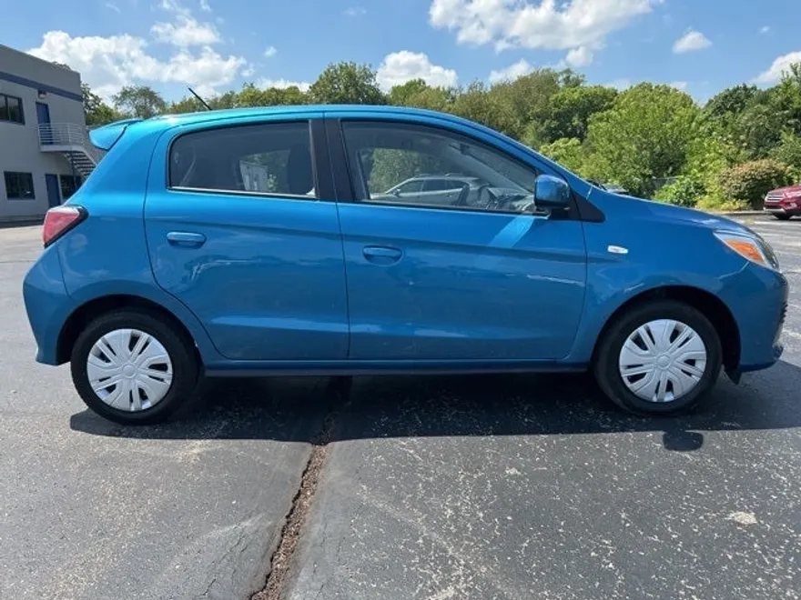2024 Mitsubishi Mirage ES photo 1