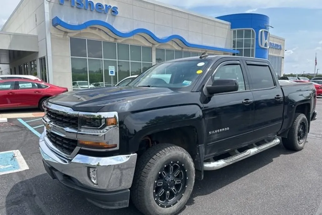 2018 Chevrolet Silverado 1500 LT photo 1