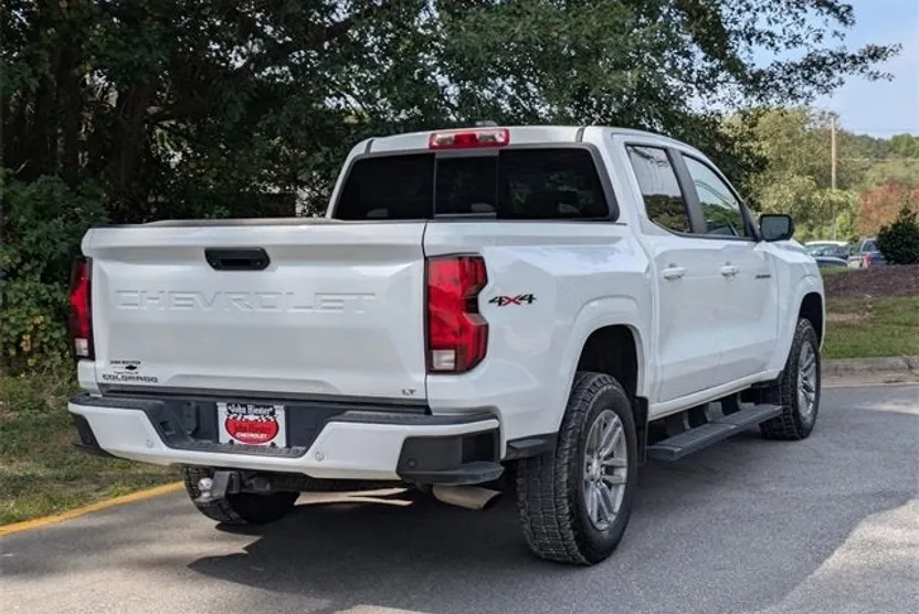 2023 Chevrolet Colorado LT photo 1