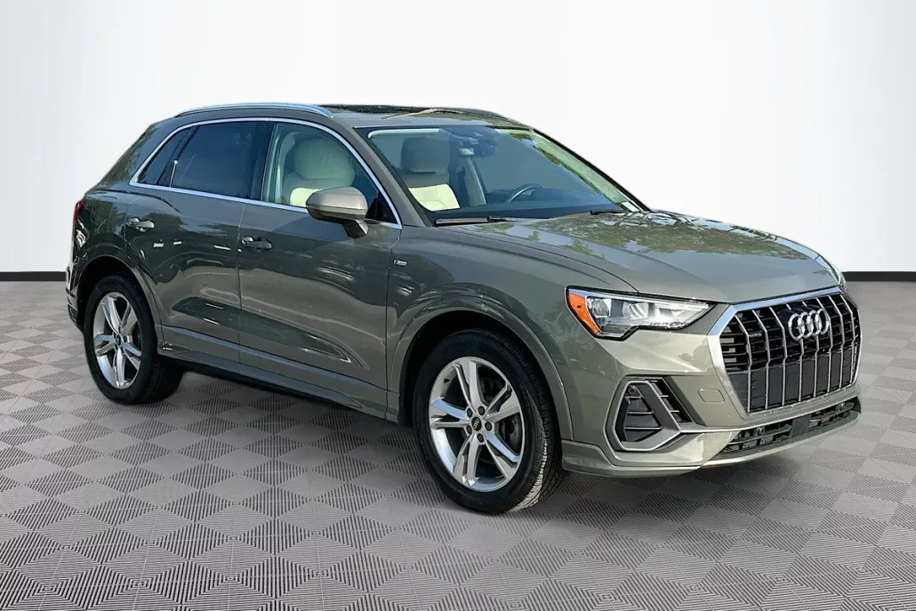 2020 Audi Q3 S line Premium photo 1