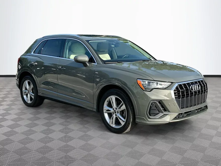 2020 Audi Q3 S line Premium photo 1