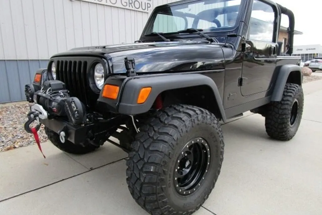2000 Jeep Wrangler Sport photo 1