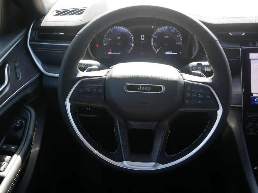 2025 Jeep Grand Cherokee Limited photo 1
