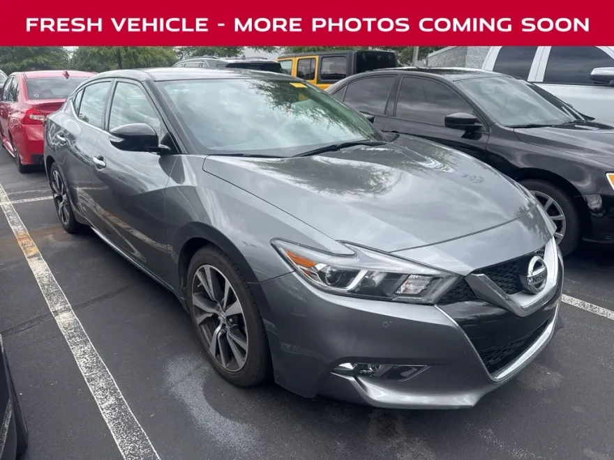 2017 Nissan Maxima SV photo 1