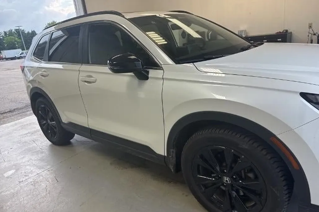 2023 Honda CR-V Hybrid Sport Touring photo 1
