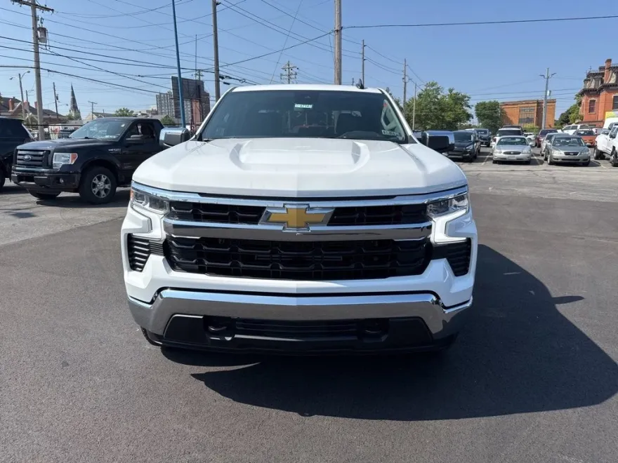 2026 Chevrolet Silverado 1500 LT photo 1