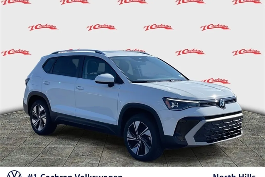 2025 Volkswagen Taos SE photo 1