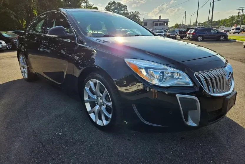2017 Buick Regal GS photo 1