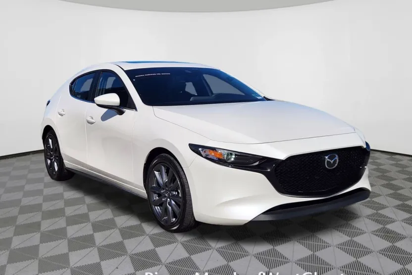 2021 Mazda Mazda3 Hatchback Preferred photo 1