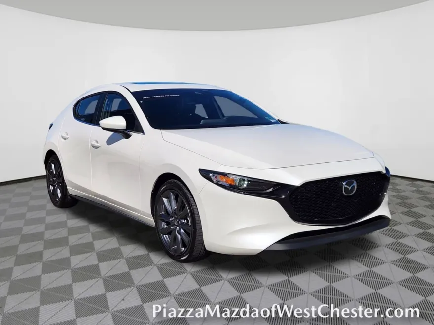 2021 Mazda Mazda3 Hatchback Preferred photo 1