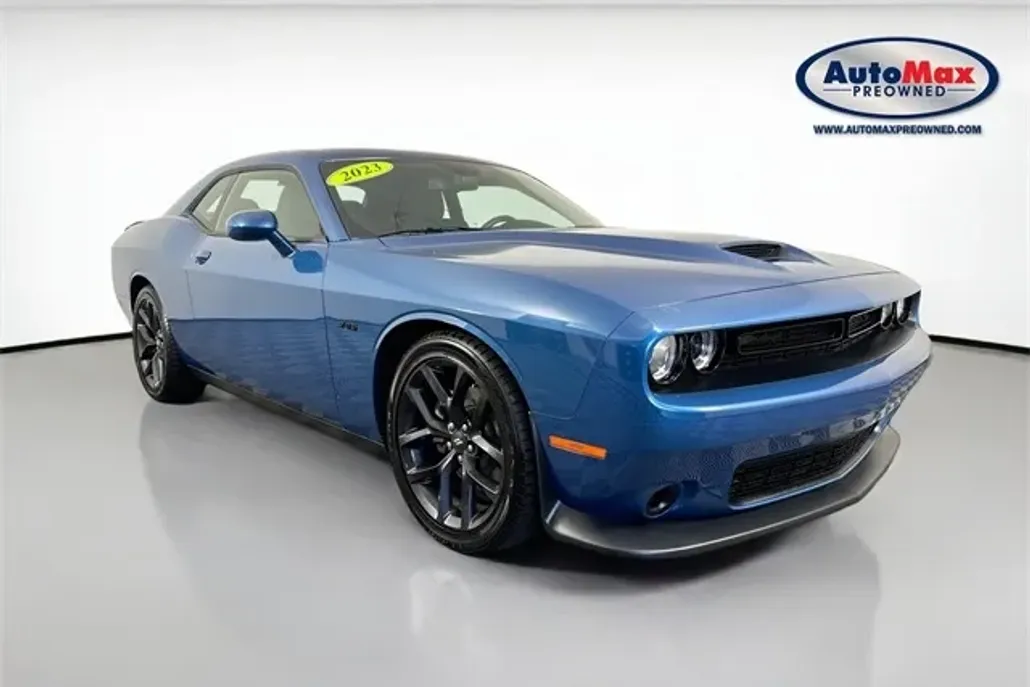2023 Dodge Challenger R/T photo 1