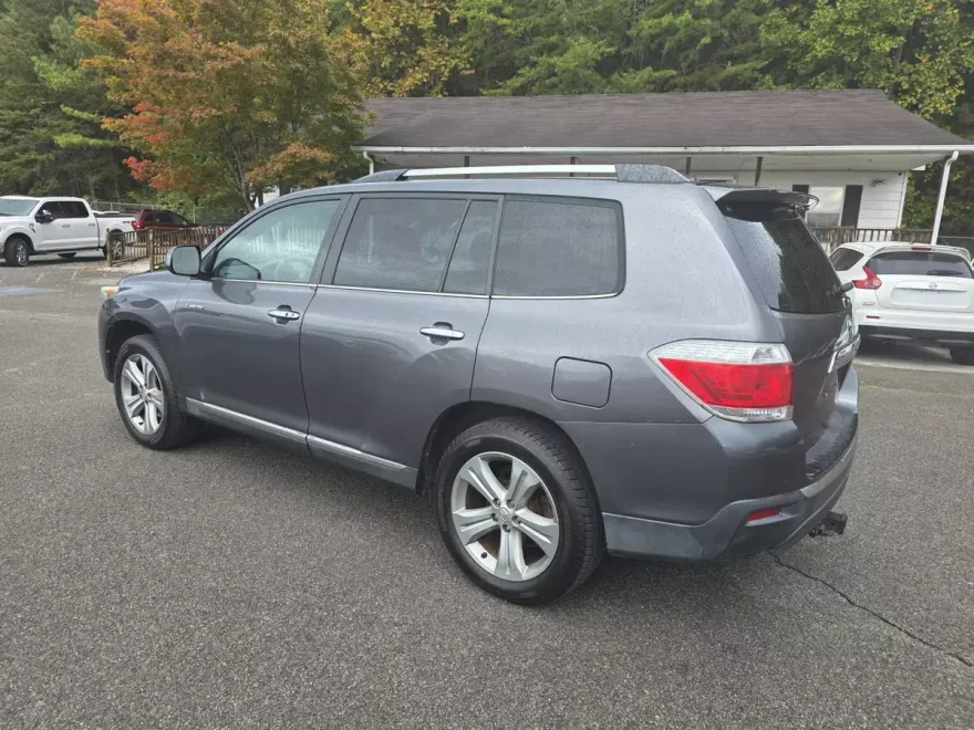 2013 Toyota Highlander Limited Sport photo 1