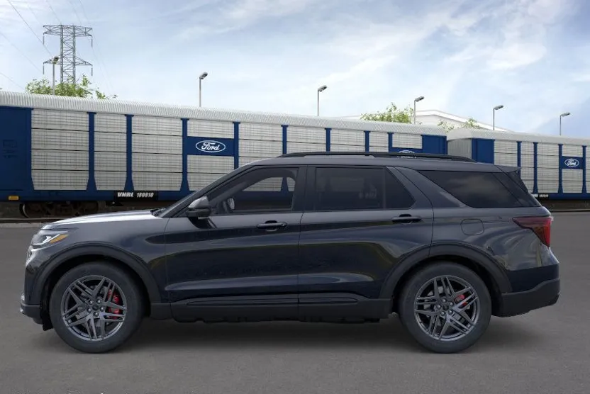 2025 Ford Explorer ST photo 1