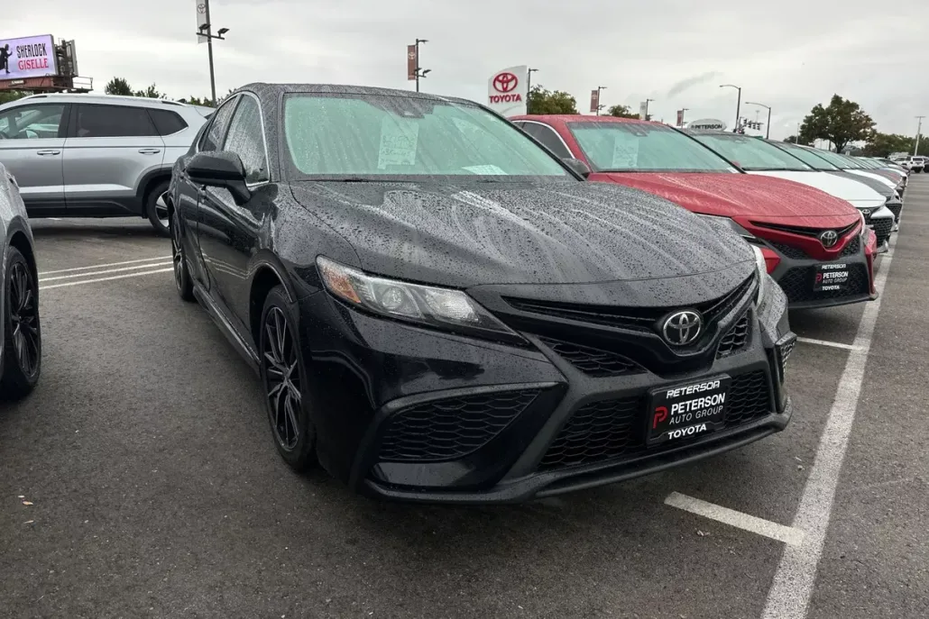 2021 Toyota Camry SE photo 1
