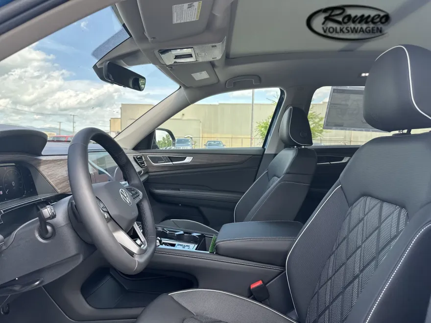 2025 Volkswagen Atlas SEL Premium R-Line photo 1