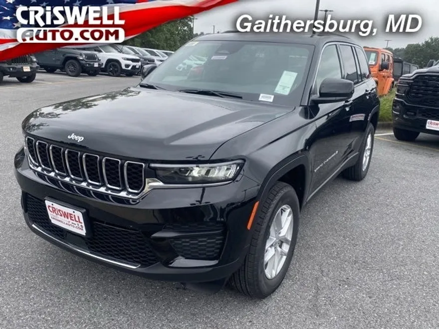2025 Jeep Grand Cherokee Laredo photo 1