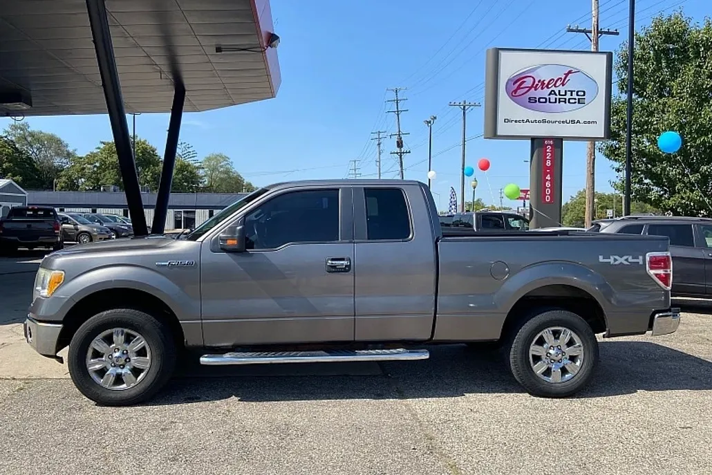 2010 Ford F-150 XLT photo 1