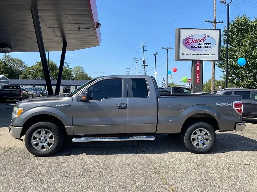 2010 Ford F-150 XLT photo 1