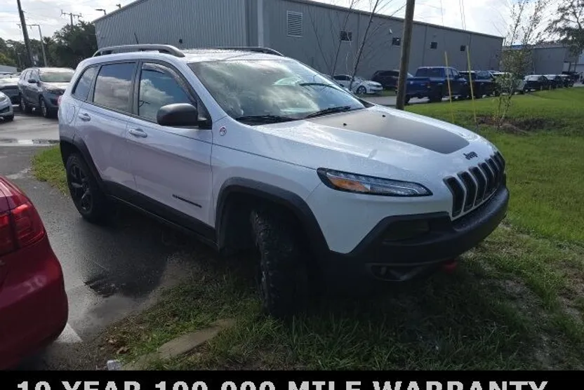 2016 Jeep Cherokee Trailhawk photo 1