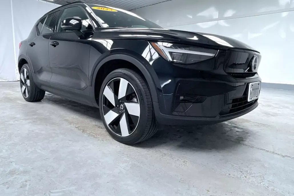 2023 Volvo XC40 Recharge Ultimate photo 1