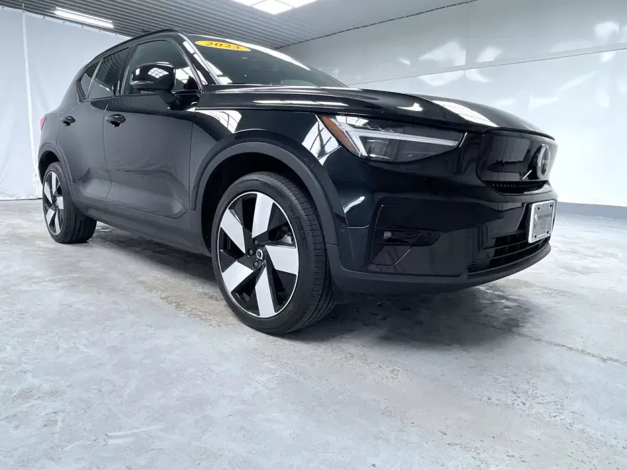 2023 Volvo XC40 Recharge Ultimate photo 1