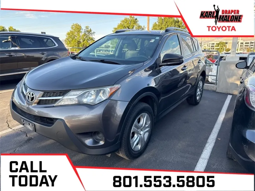2014 Toyota RAV4 LE photo 1