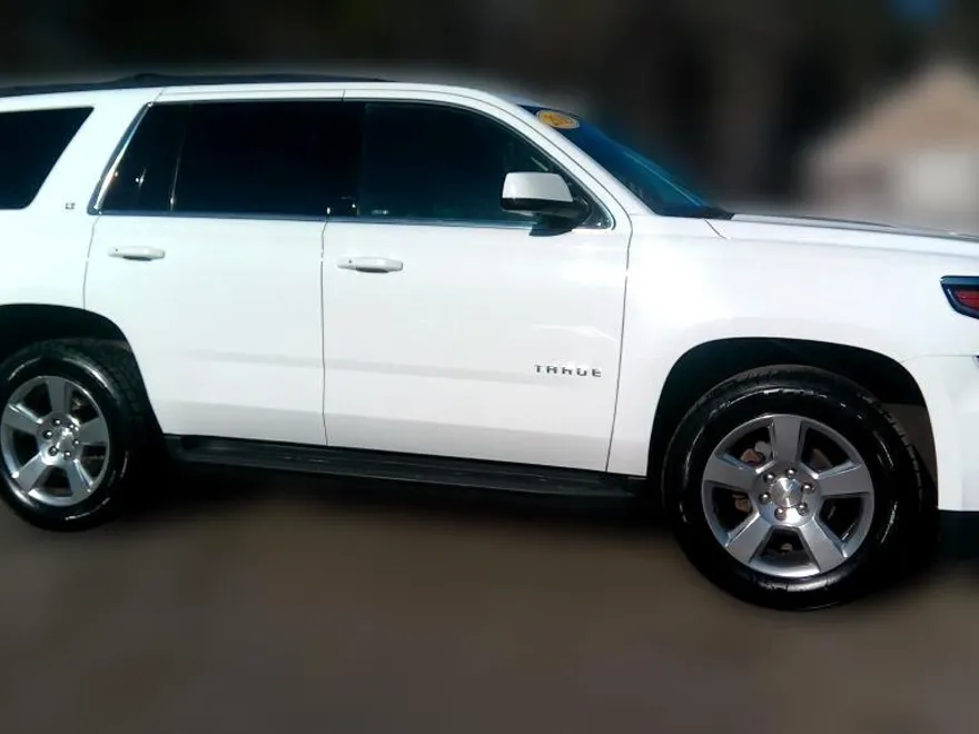 2019 Chevrolet Tahoe LT photo 1