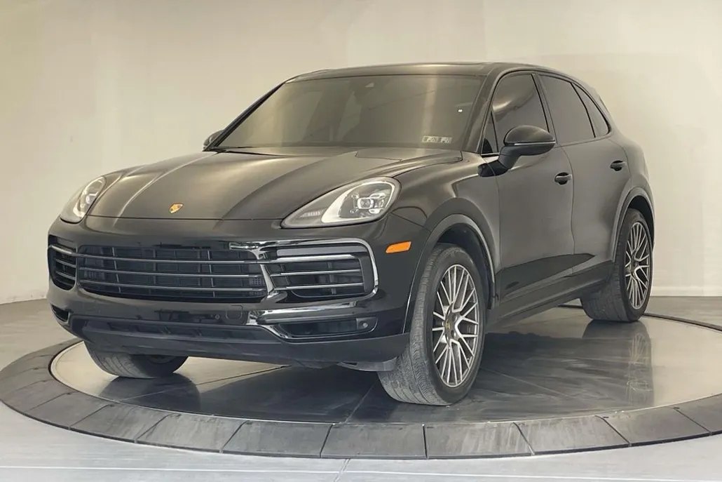2023 Porsche Cayenne Platinum Edition photo 1