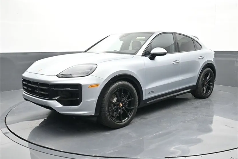 2025 Porsche Cayenne GTS photo 1