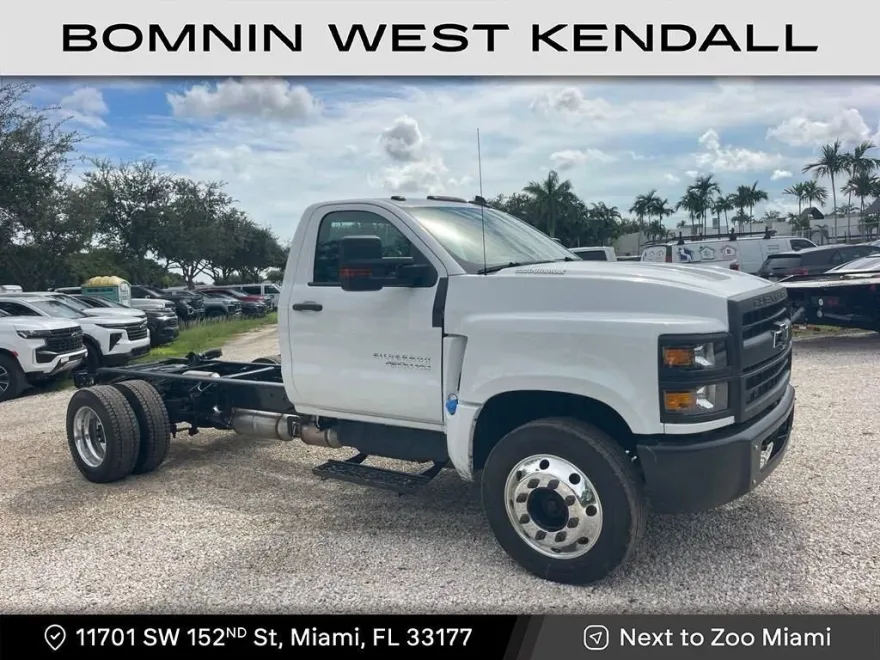 2024 Chevrolet Silverado 4500HD Work Truck photo 1