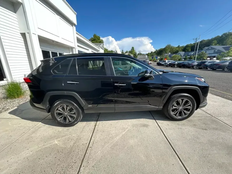 2023 Toyota RAV4 Hybrid Limited photo 1