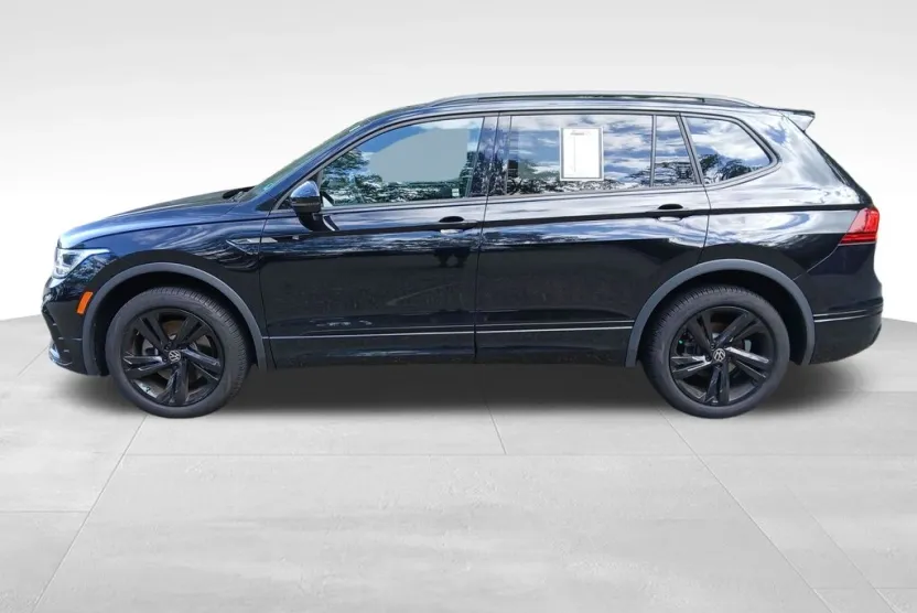 2024 Volkswagen Tiguan SE R-Line Black photo 1