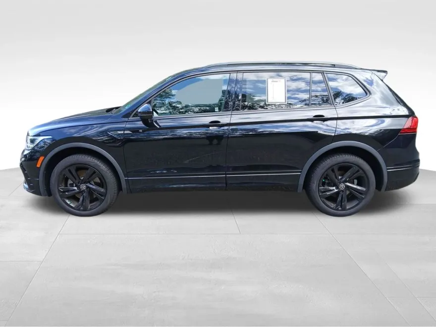 2024 Volkswagen Tiguan SE R-Line Black photo 1