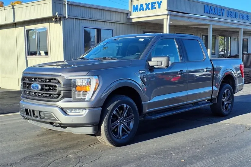 2021 Ford F-150 XLT photo 1