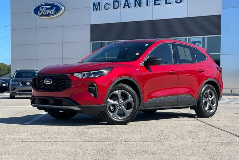 2025 Ford Escape ST-Line photo 1