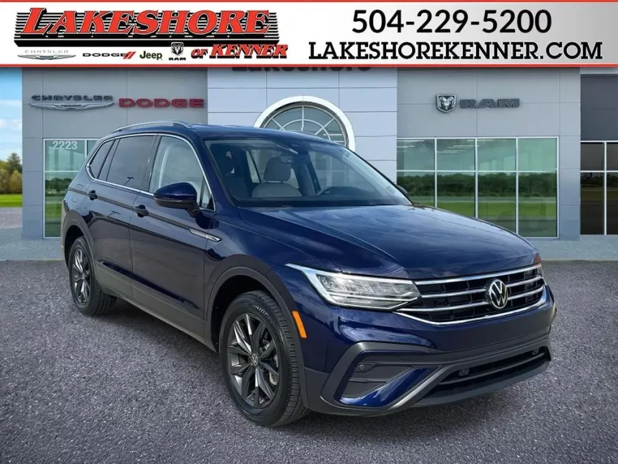 2023 Volkswagen Tiguan SE photo 1