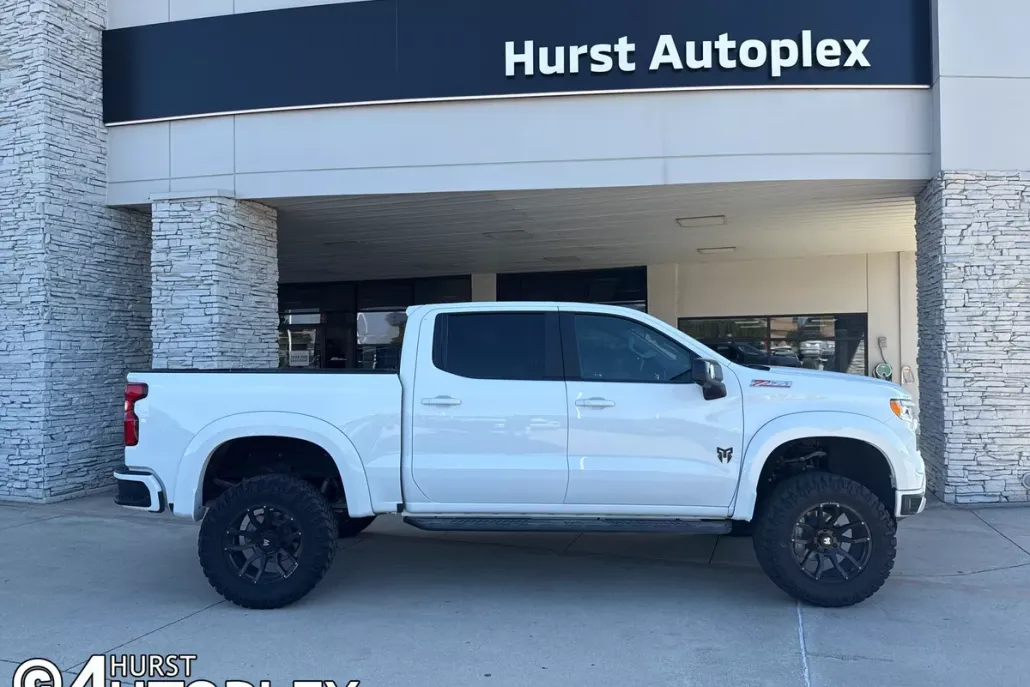2023 Chevrolet Silverado 1500 RST photo 1