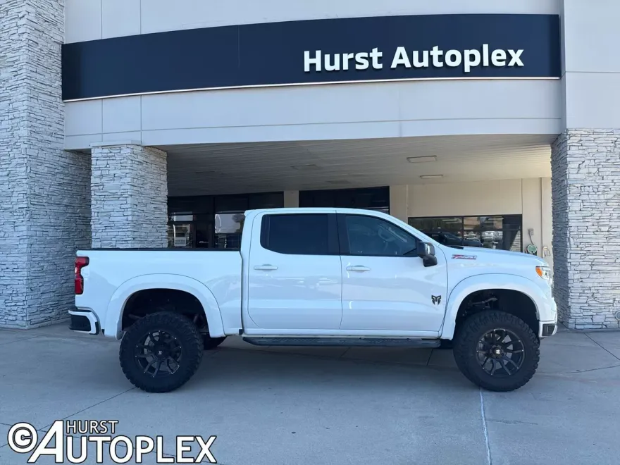 2023 Chevrolet Silverado 1500 RST photo 1
