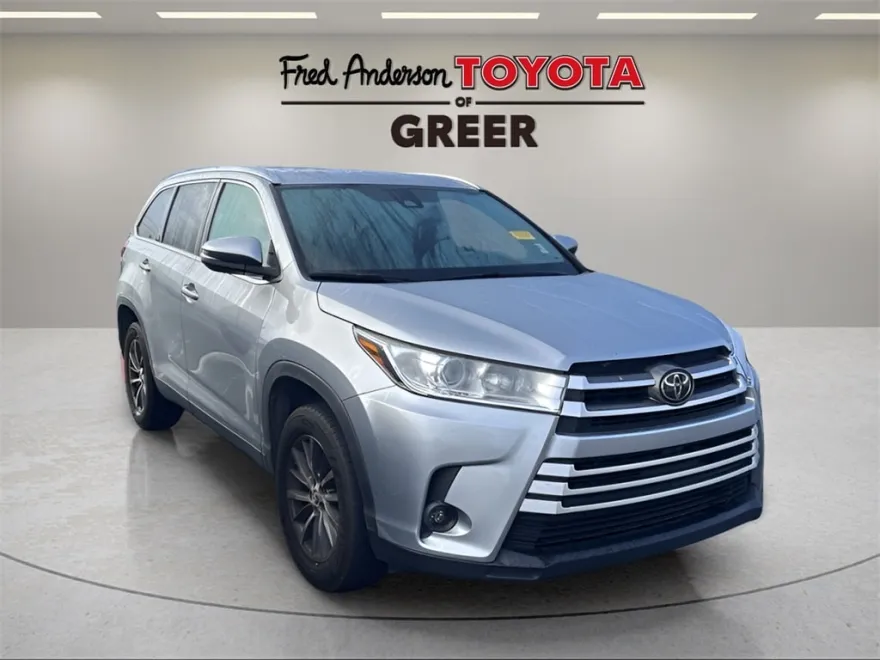 2019 Toyota Highlander XLE photo 1