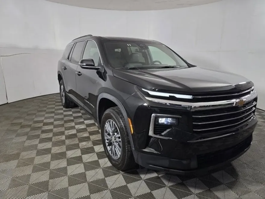 2025 Chevrolet Traverse photo 1