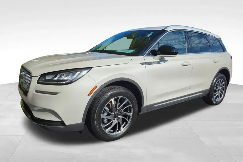 2022 Lincoln Corsair Standard photo 1