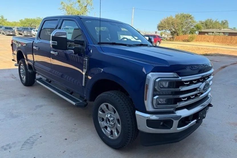 2026 Ford F-250 Lariat photo 1