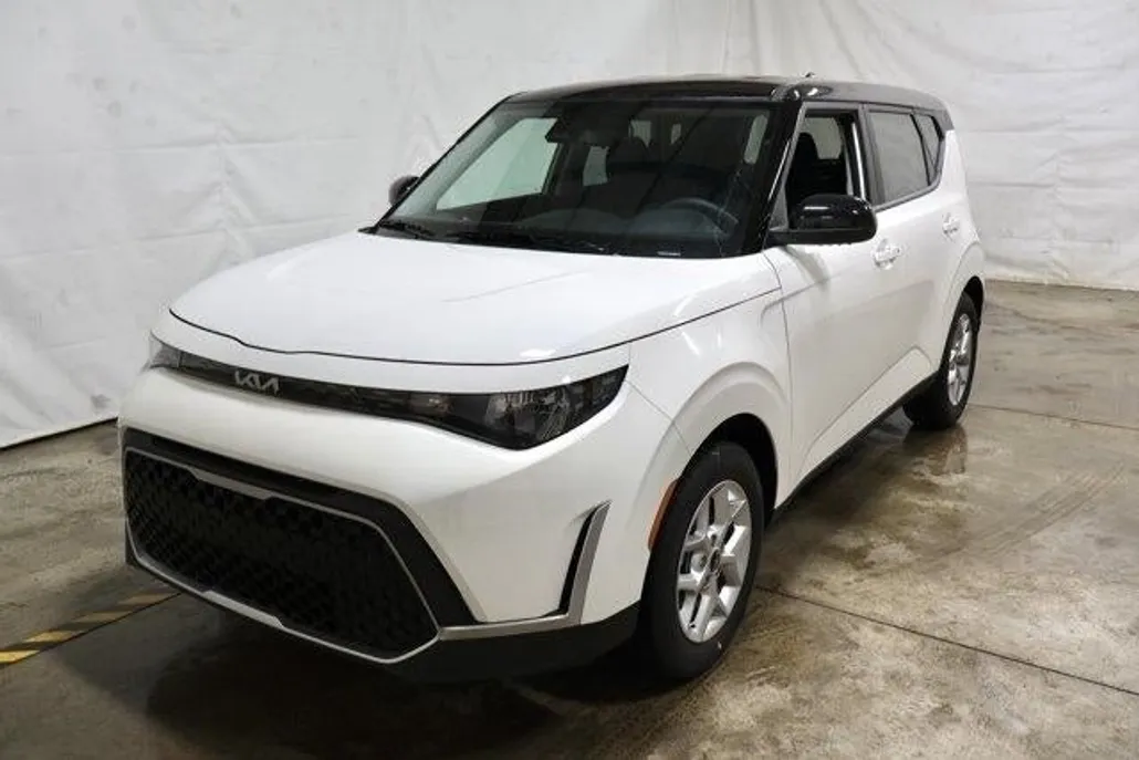 2025 Kia Soul S photo 1