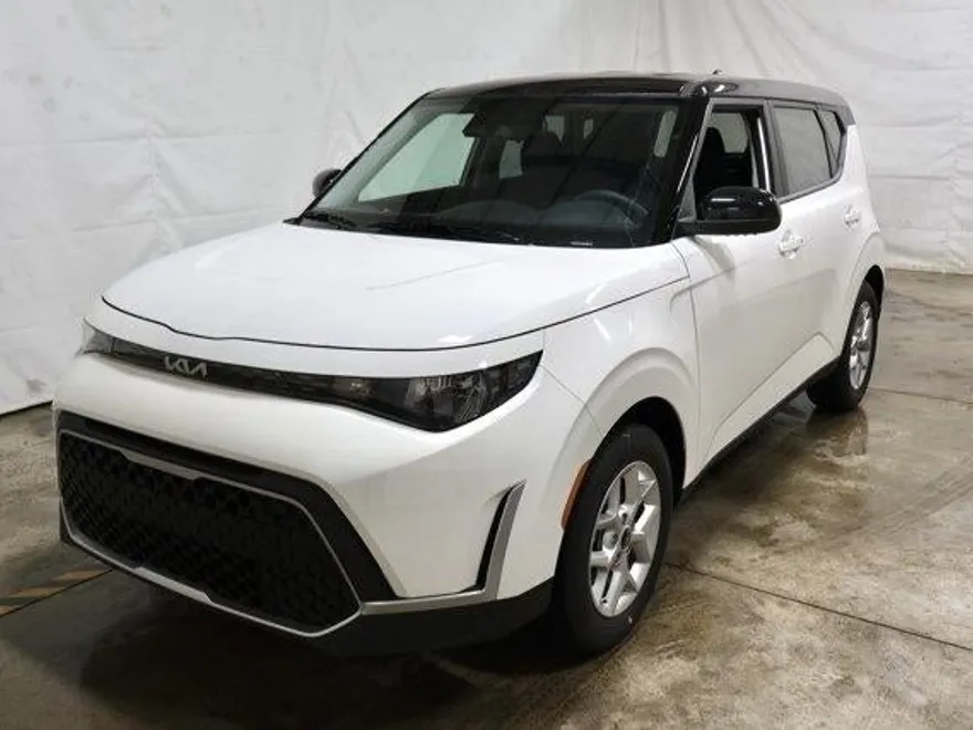 2025 Kia Soul S photo 1