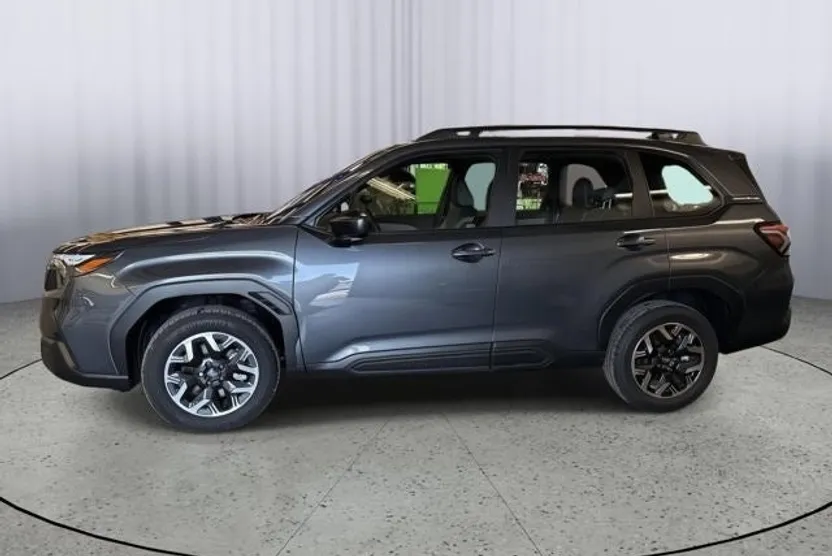 2025 Subaru Forester Base photo 1