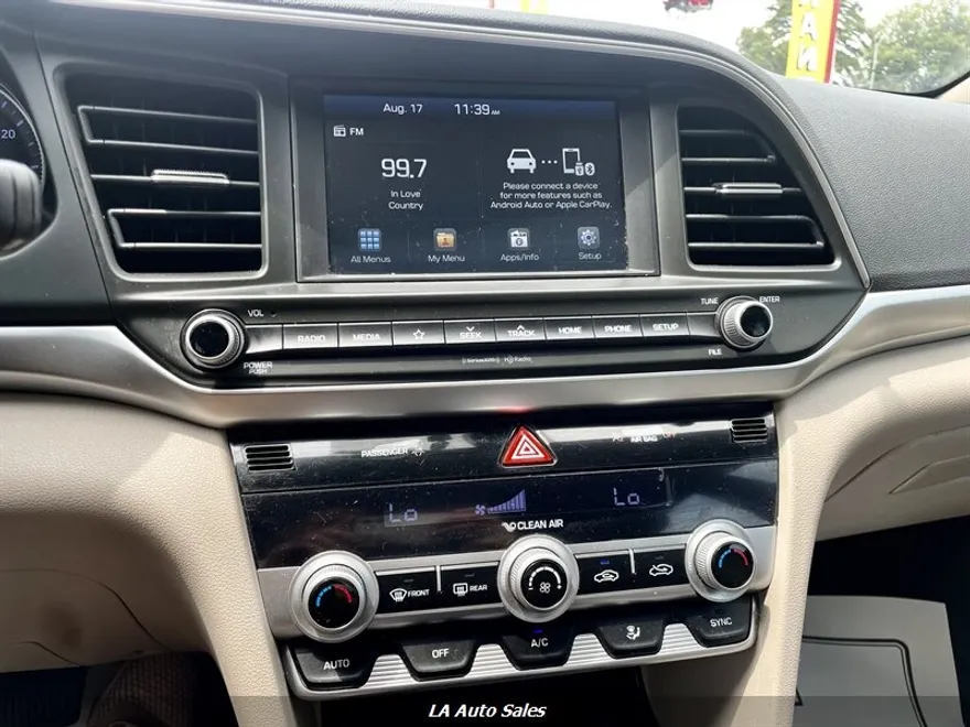 2020 Hyundai Elantra photo 10