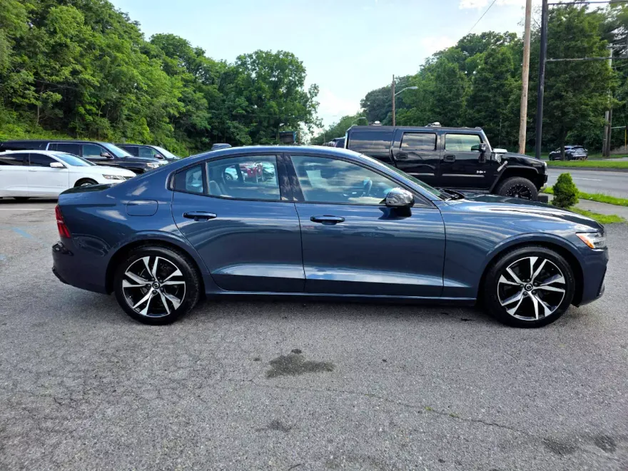 2023 Volvo S60 B5 AWD Core photo 1