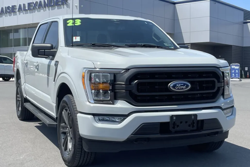 2023 Ford F-150 XLT photo 1