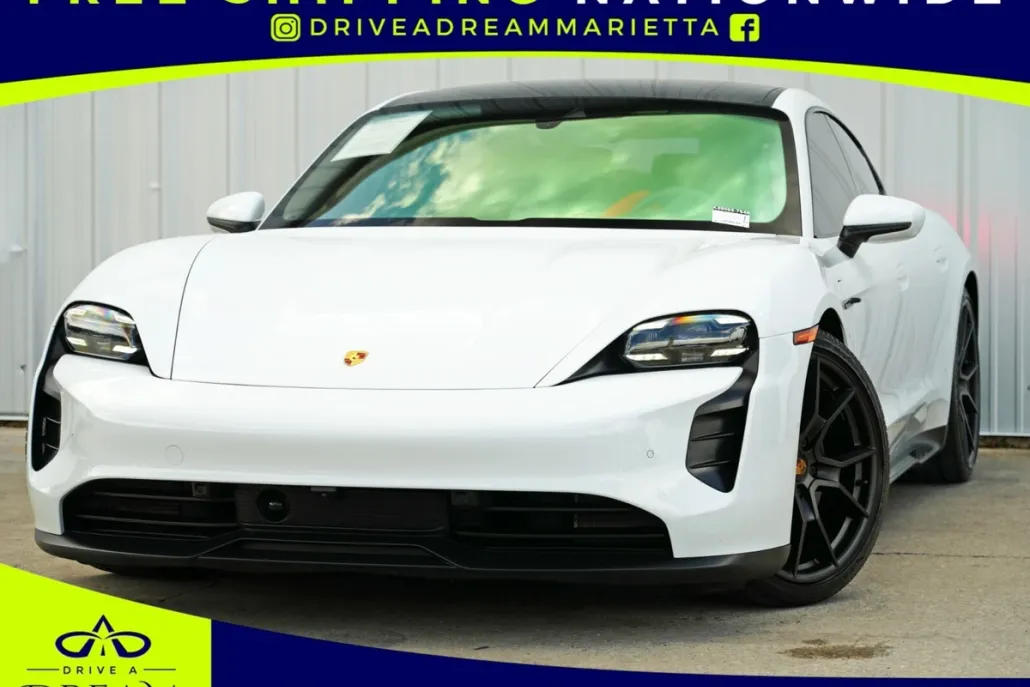 2022 Porsche Taycan GTS photo 1