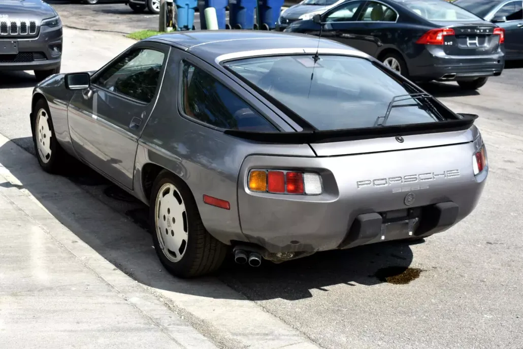 1986 Porsche 928 photo 1